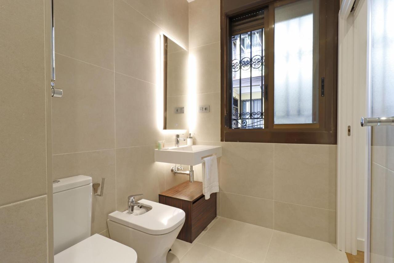 Reina Sofia Boutique II Apartment มาดริด ภายนอก รูปภาพ